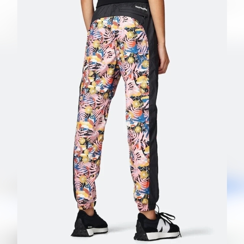 The North Face Woman's  Top & Pants  Windbreaker Set Size M. - Picture 8 of 13